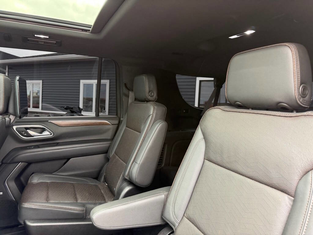 Used 2021 Chevrolet Suburban High Country AWD/4WD image 35