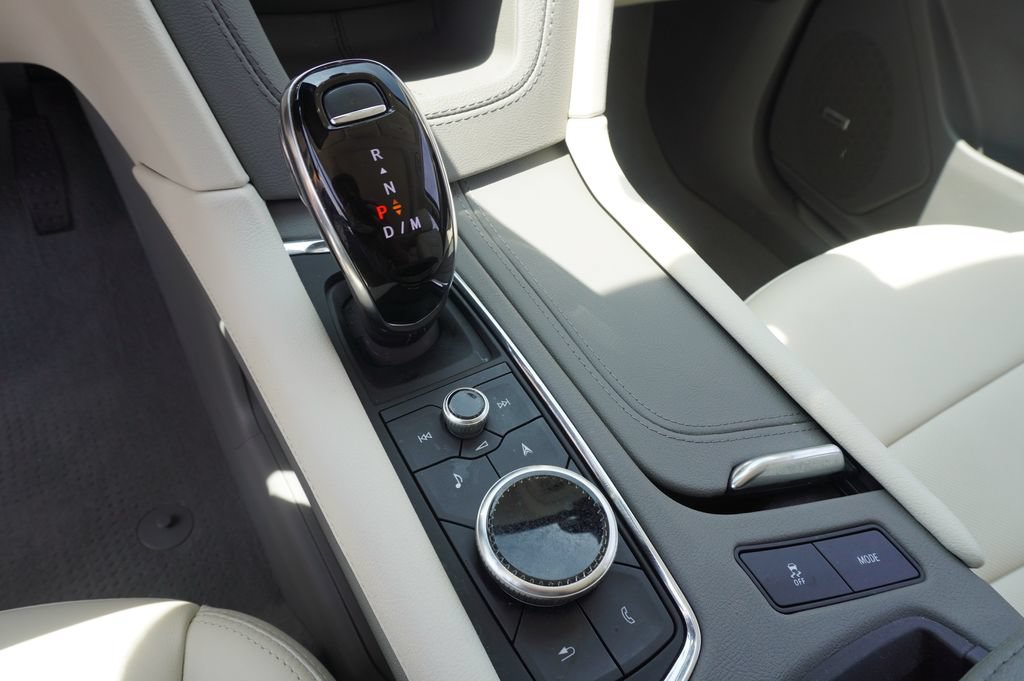 Certified 2024 Cadillac XT5 Premium Luxury w/ Technology Package FWD image 19