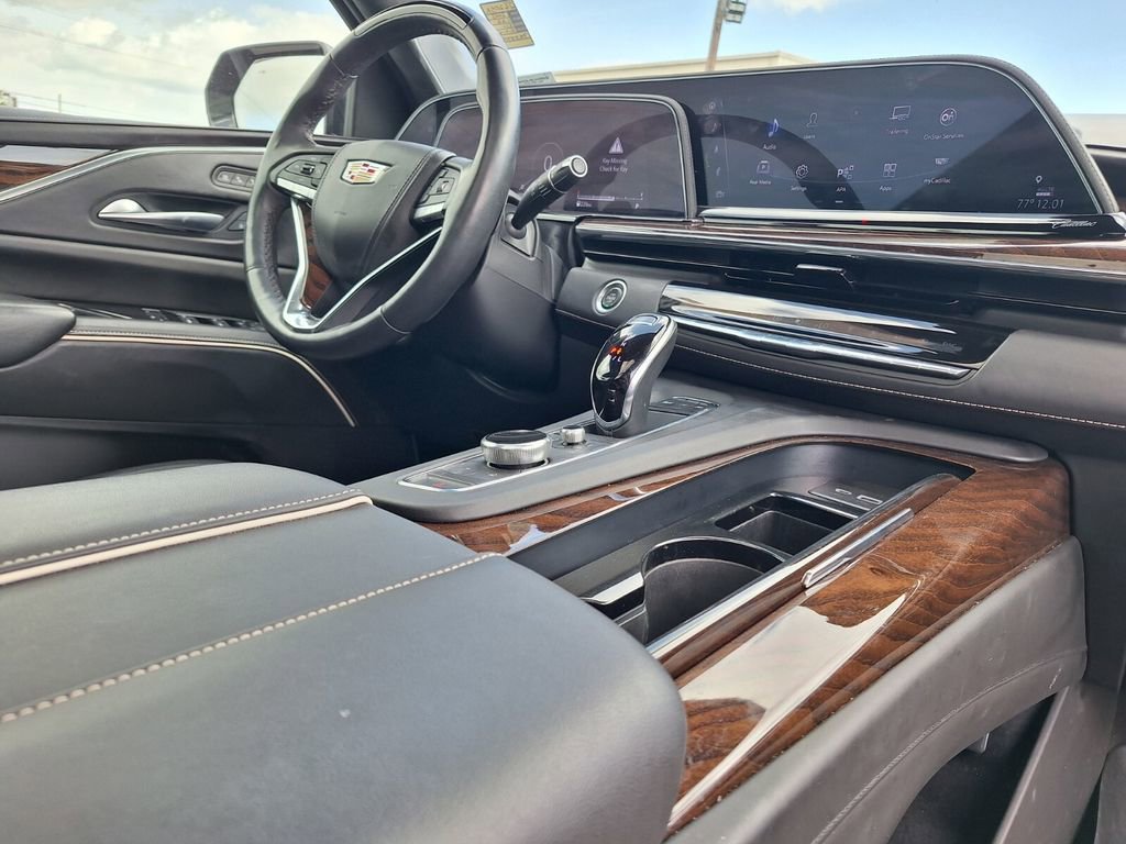 Certified 2023 Cadillac Escalade ESV Sport Platinum w/ Heavy-Duty Trailer Package image 31