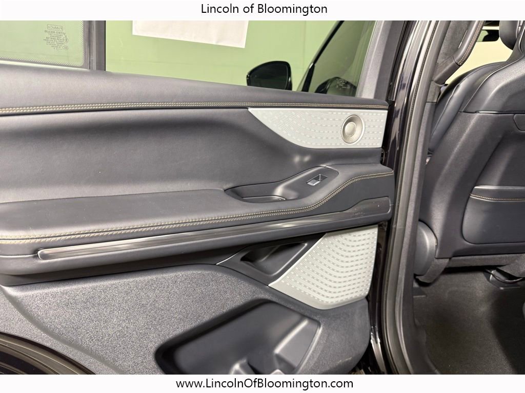 Used 2025 Lincoln Navigator Black Label image 47