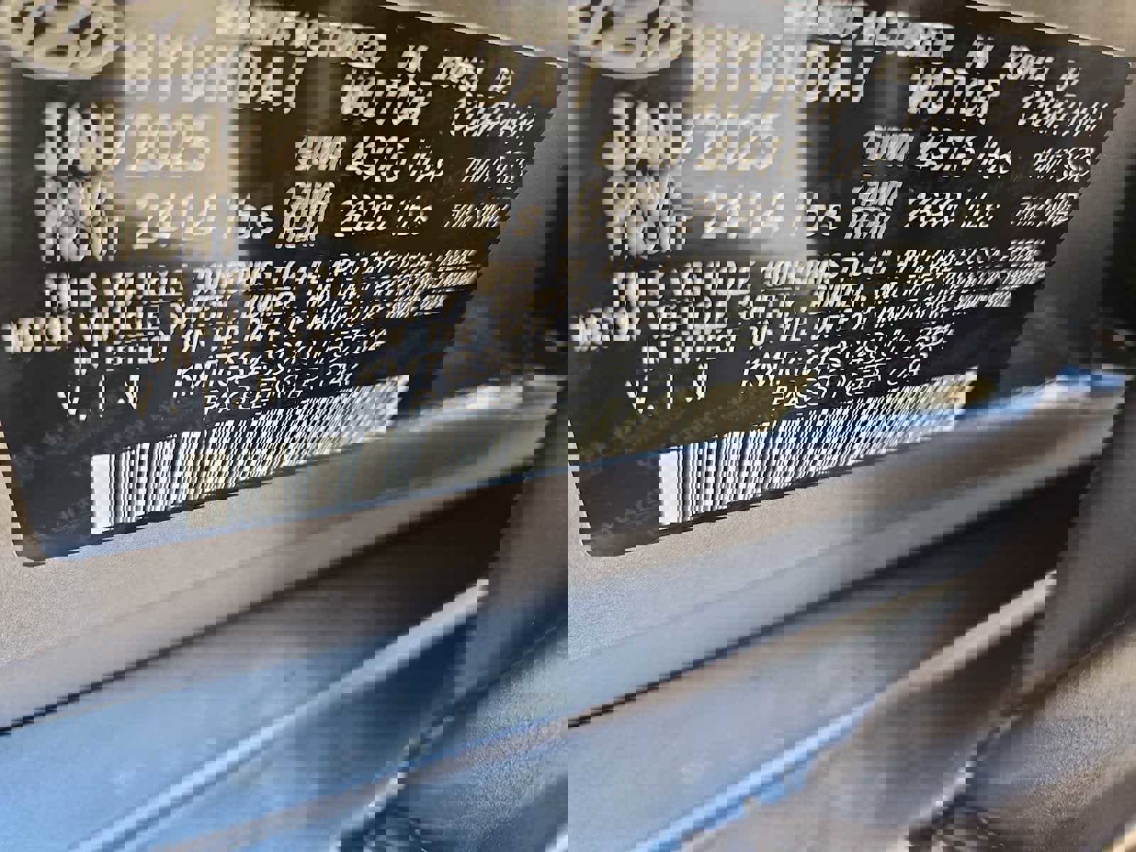 Used 2025 Genesis G70 2.5T image 35