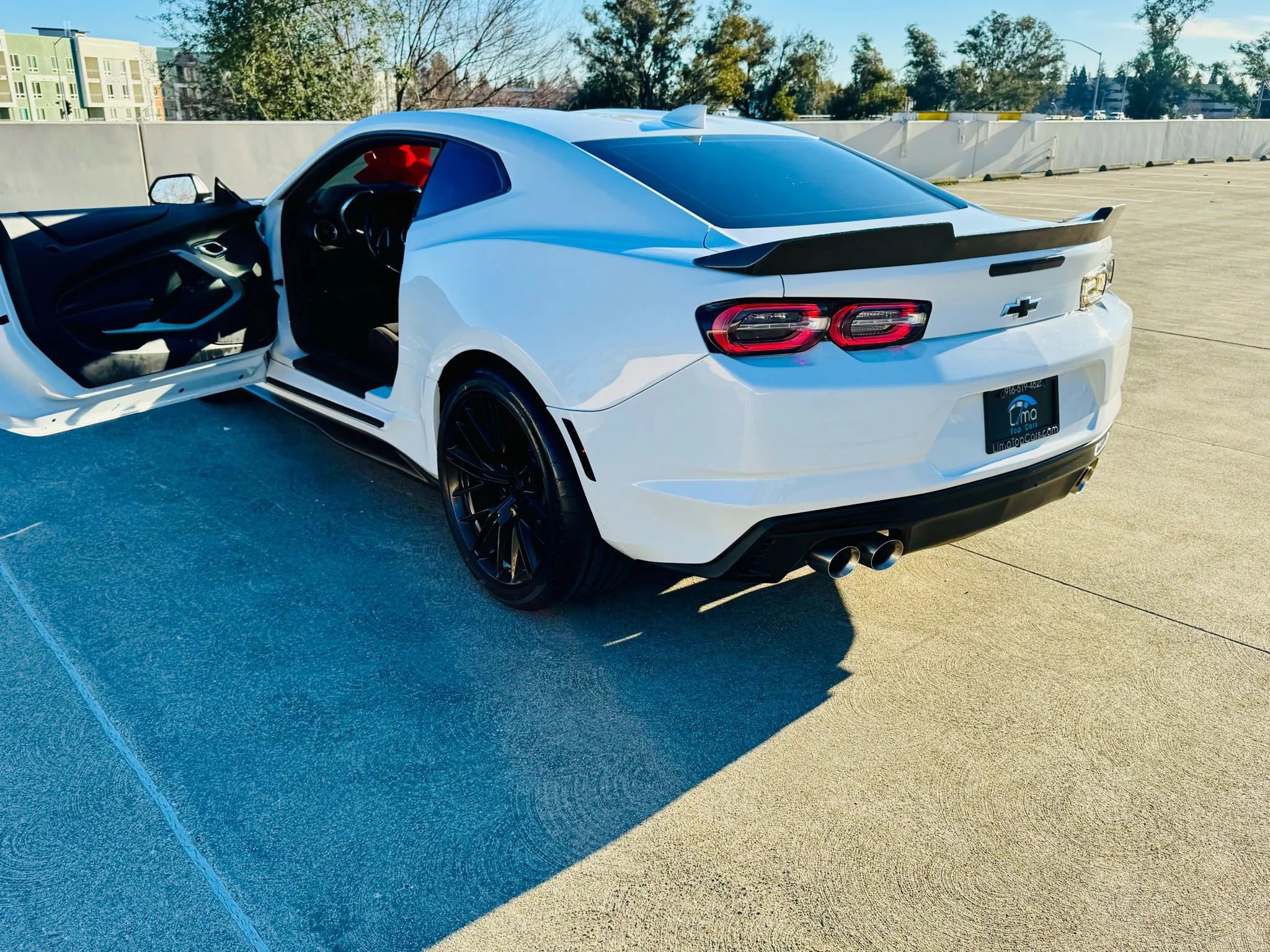 Used 2020 Chevrolet Camaro LT image 34