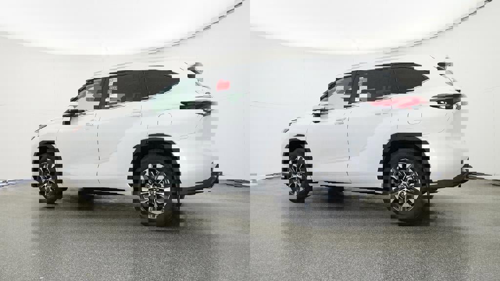 New 2026 Toyota Highlander XLE image 20