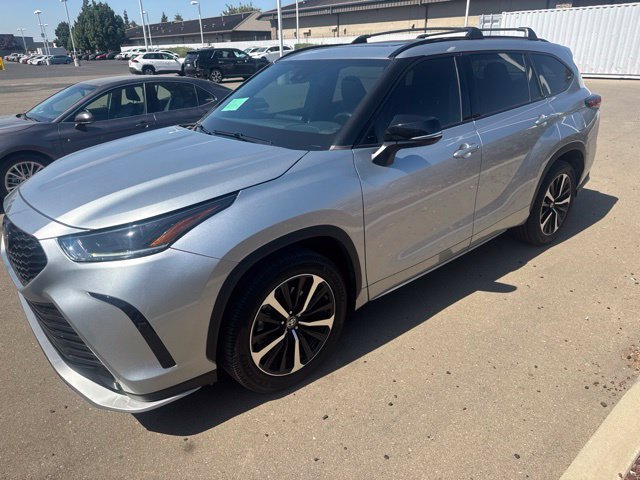 Used 2022 Toyota Highlander XSE