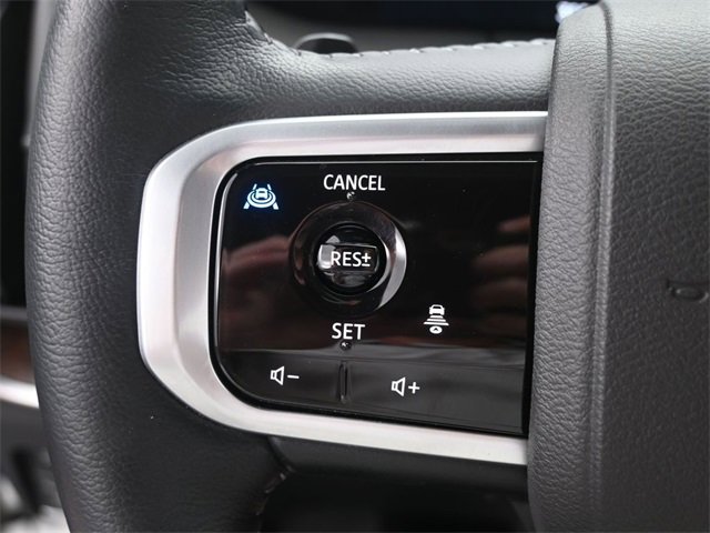 Used 2025 Nissan Armada SL w/ Captain's Chari Seat Package image 15