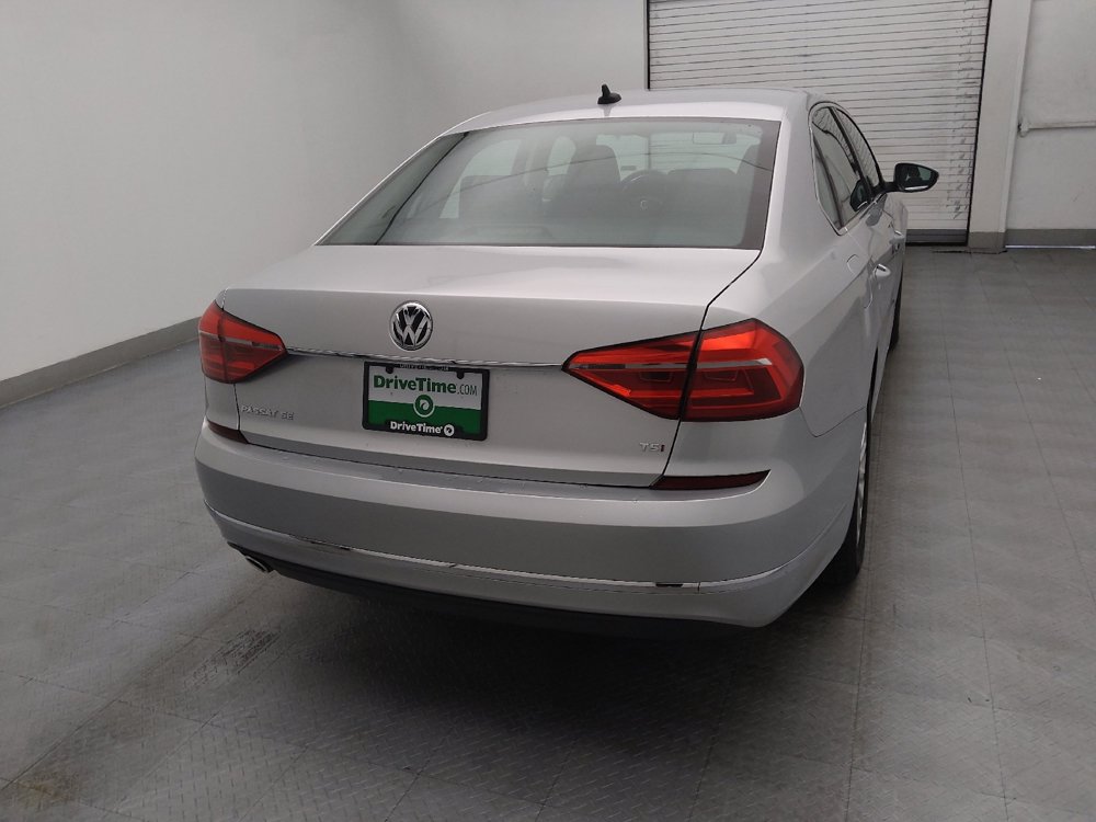 Used 2016 Volkswagen Passat 1.8T SE FWD image 7
