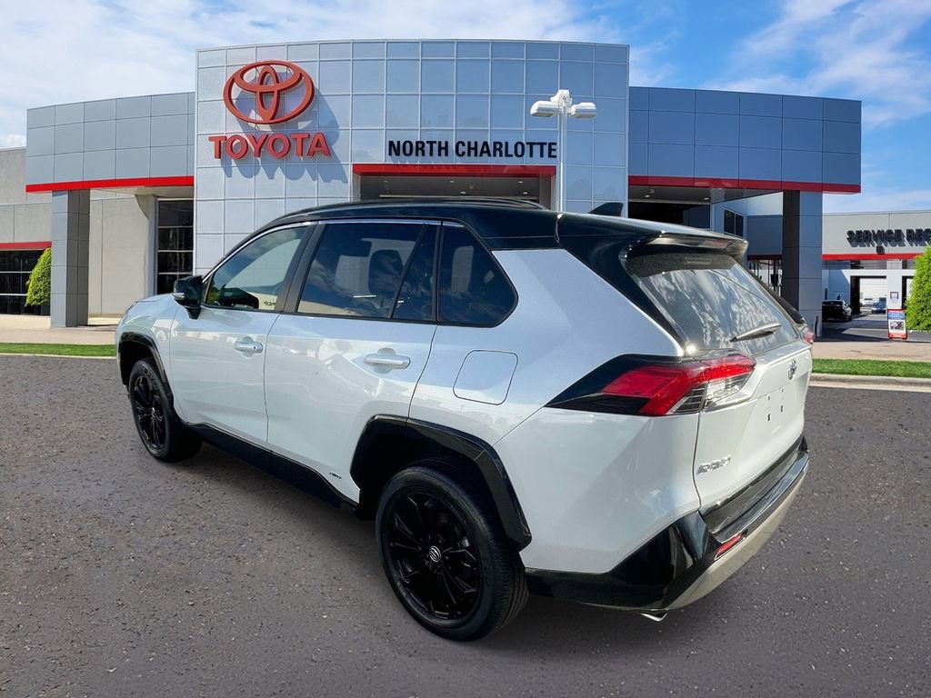 Used 2025 Toyota RAV4 XSE AWD/4WD image 6