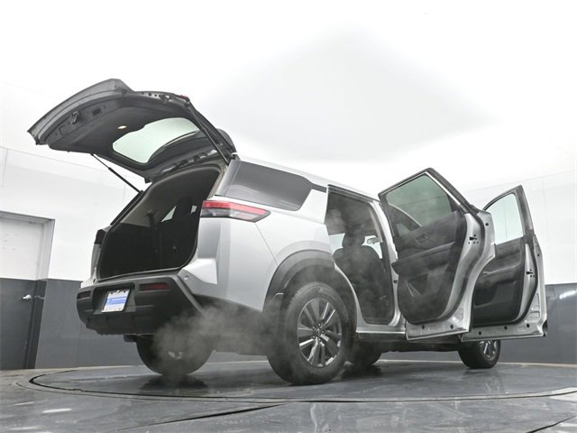 Used 2024 Nissan Pathfinder S image 55
