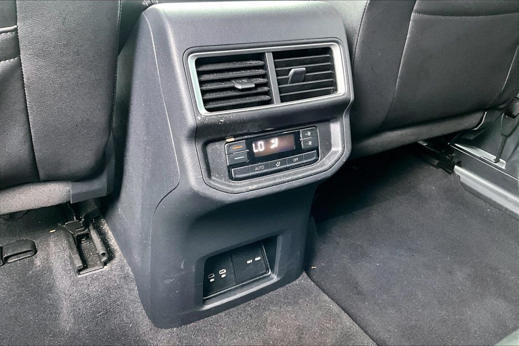 Used 2025 Volkswagen Atlas SE FWD image 30