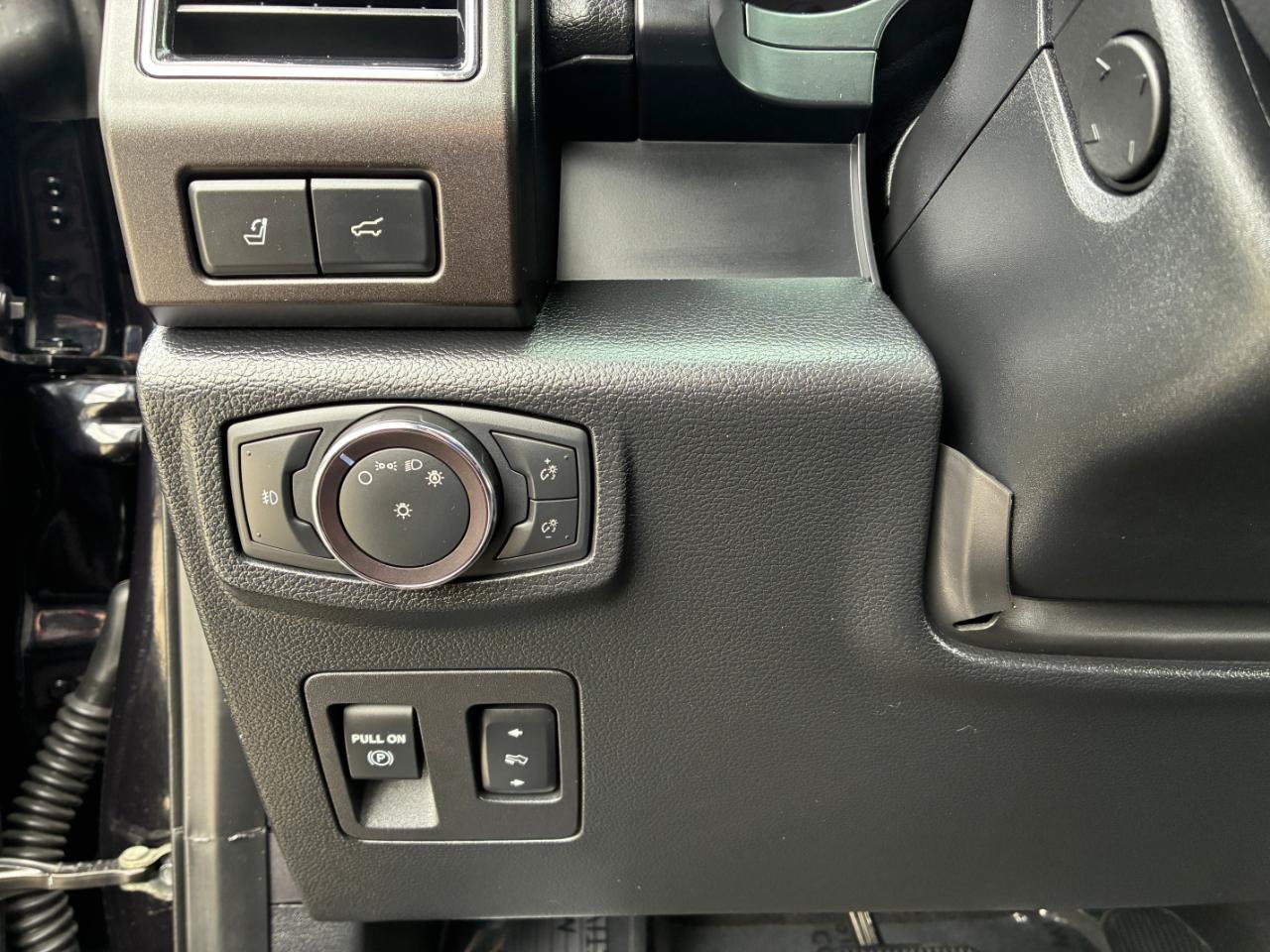 Used 2019 Ford Expedition Limited w/ Special Edition Package RWD image 29
