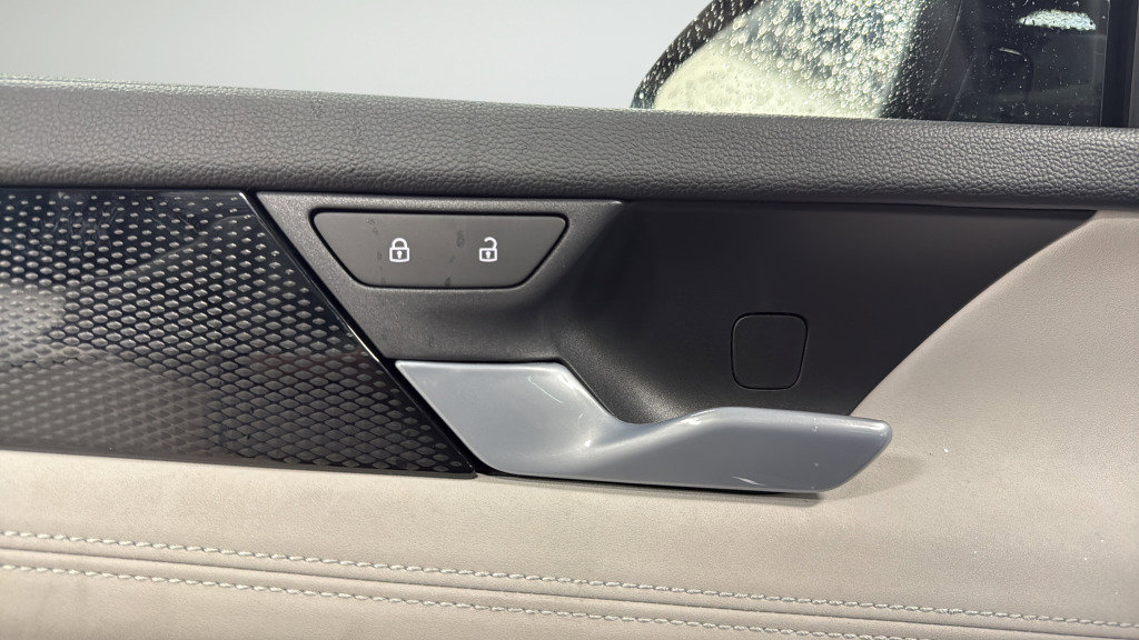 New 2026 Volkswagen Tiguan SE image 16