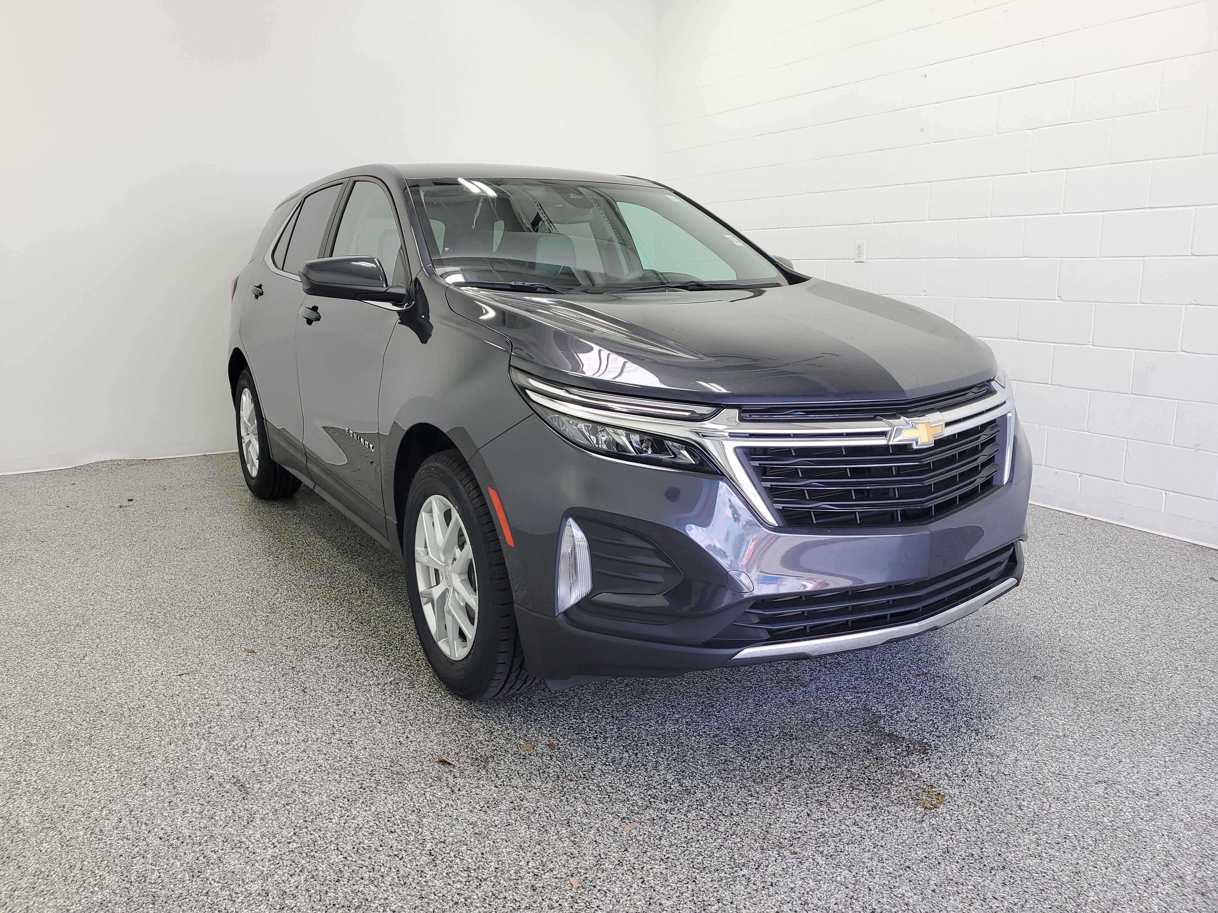 Used 2022 Chevrolet Equinox LT FWD image 2
