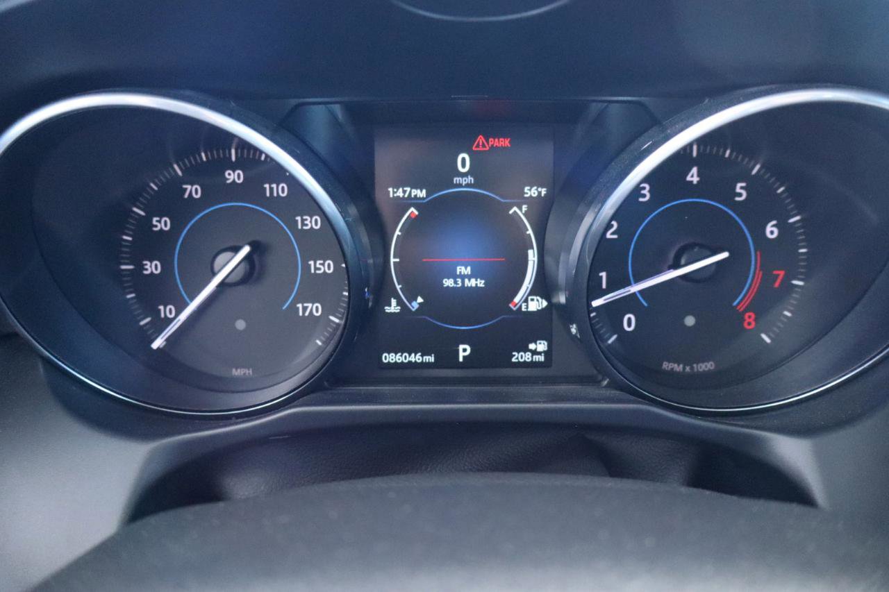 Used 2017 Jaguar XF Premium image 18