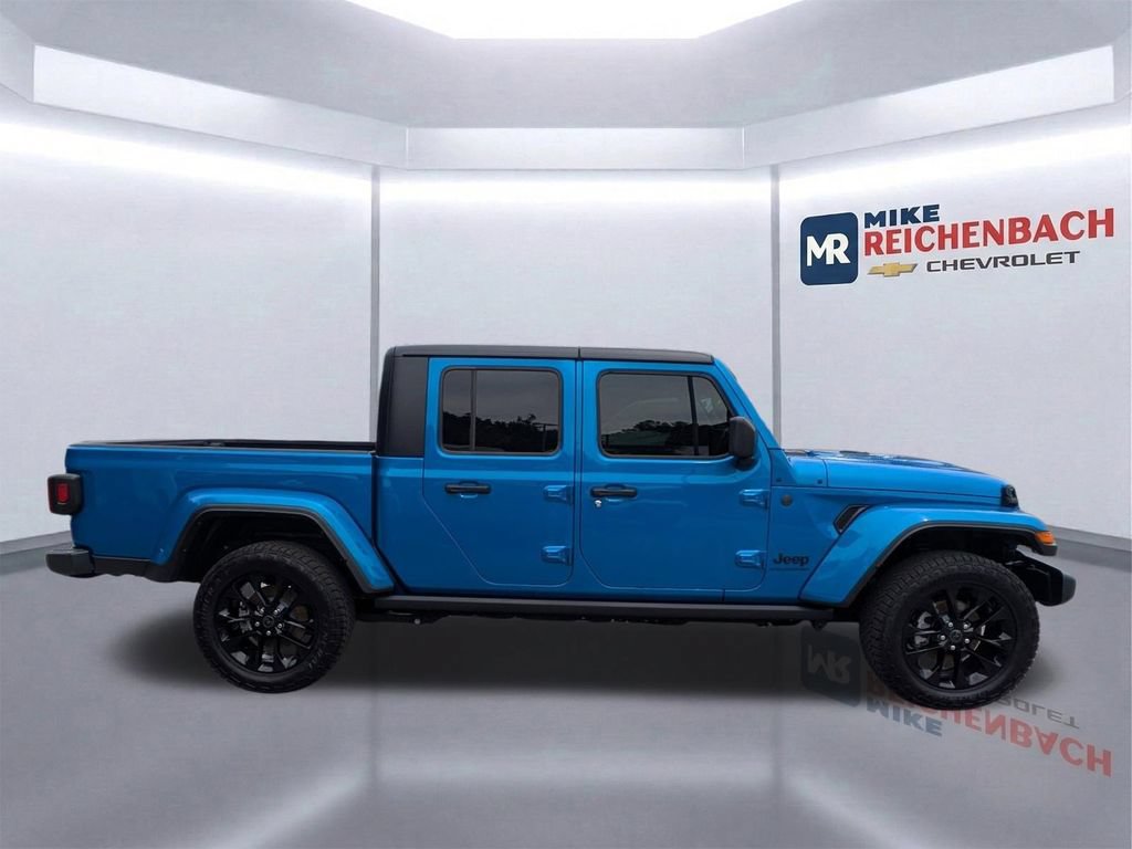 Used 2025 Jeep Gladiator Sport AWD/4WD video 3