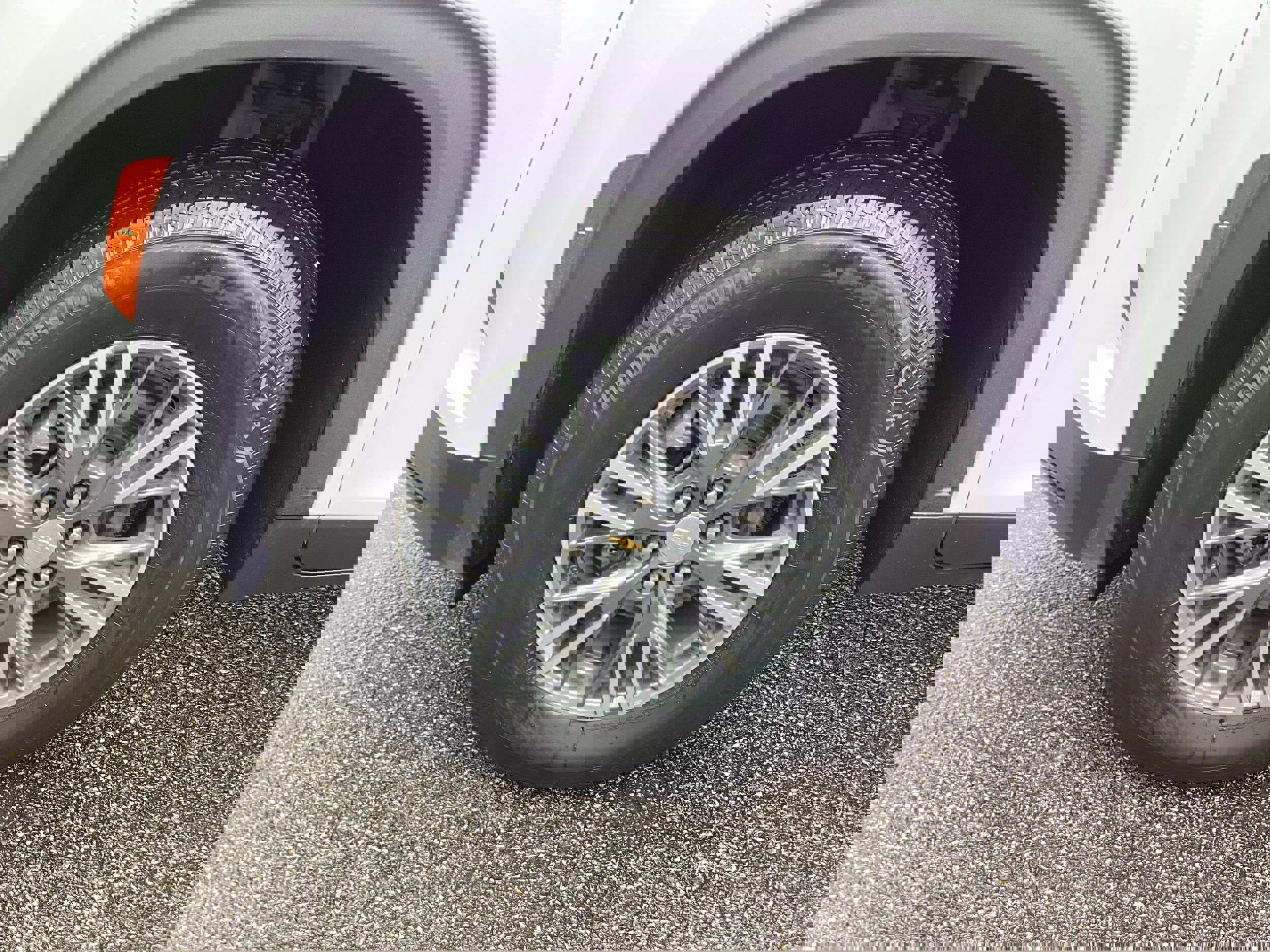 Used 2025 Chevrolet Traverse LT image 9