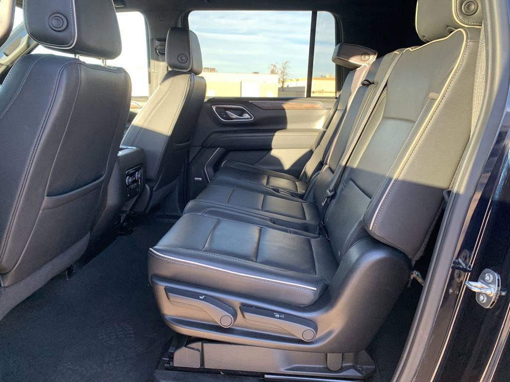Used 2024 Chevrolet Suburban Premier image 23