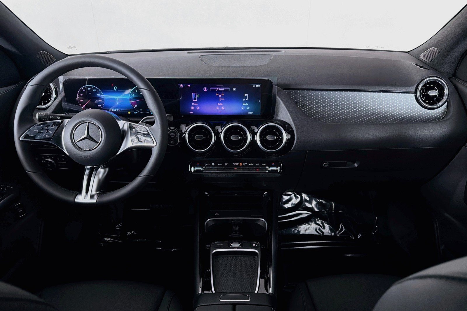 New 2026 Mercedes-Benz GLA 250 image 4