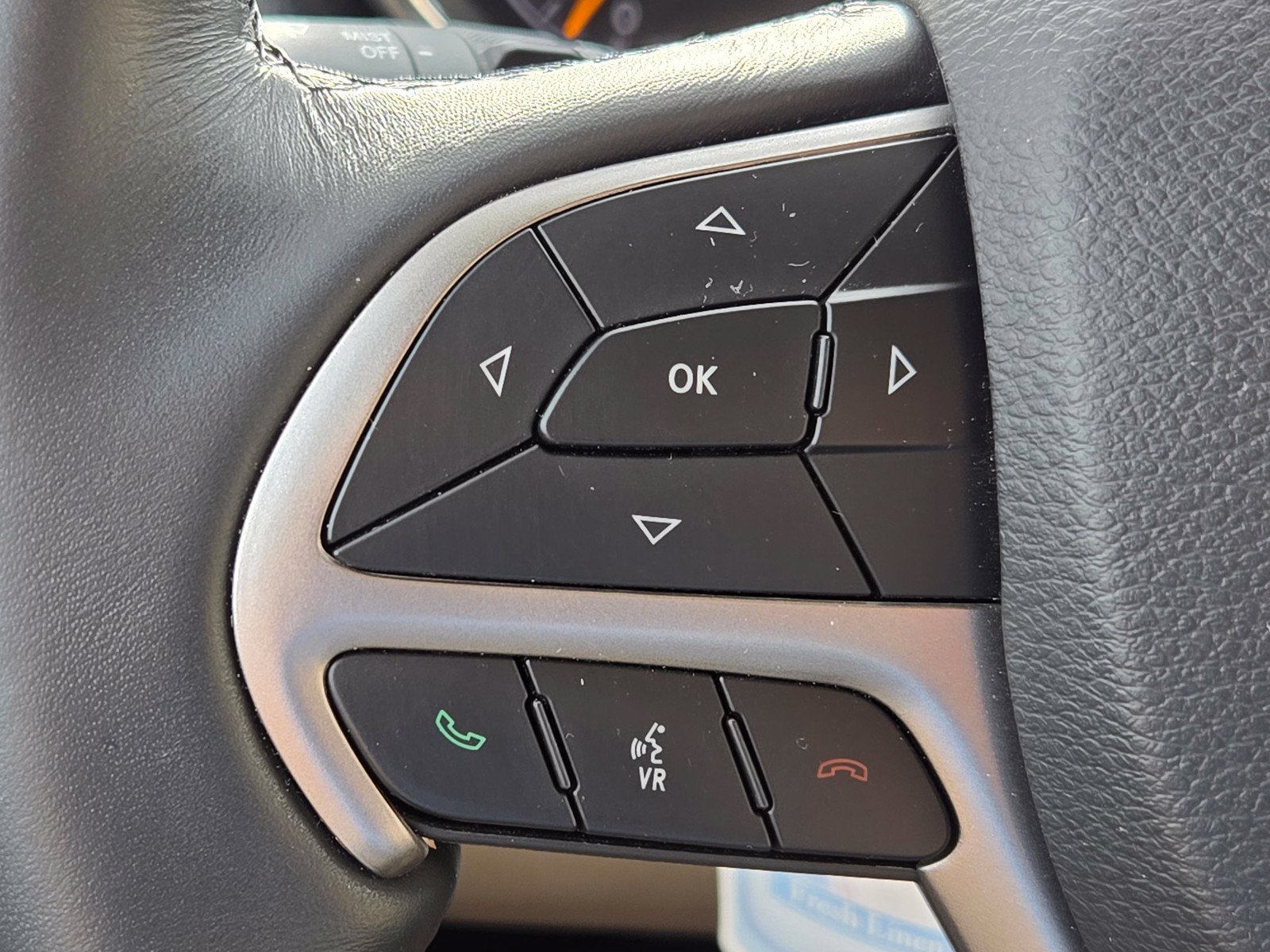 Used 2019 Jeep Grand Cherokee Limited AWD/4WD image 23