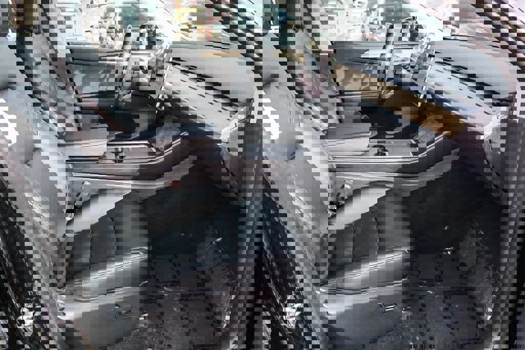 Used 2023 Tesla Model Y Long Range image 17