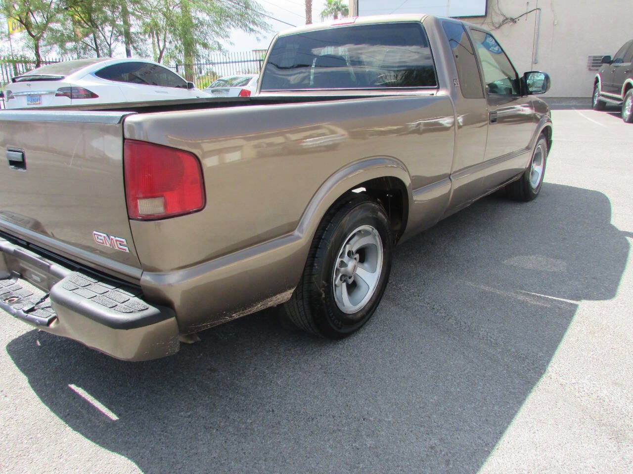 Used 2003 GMC Sonoma SLS w/ SLS Preferred Equipment Group image 6