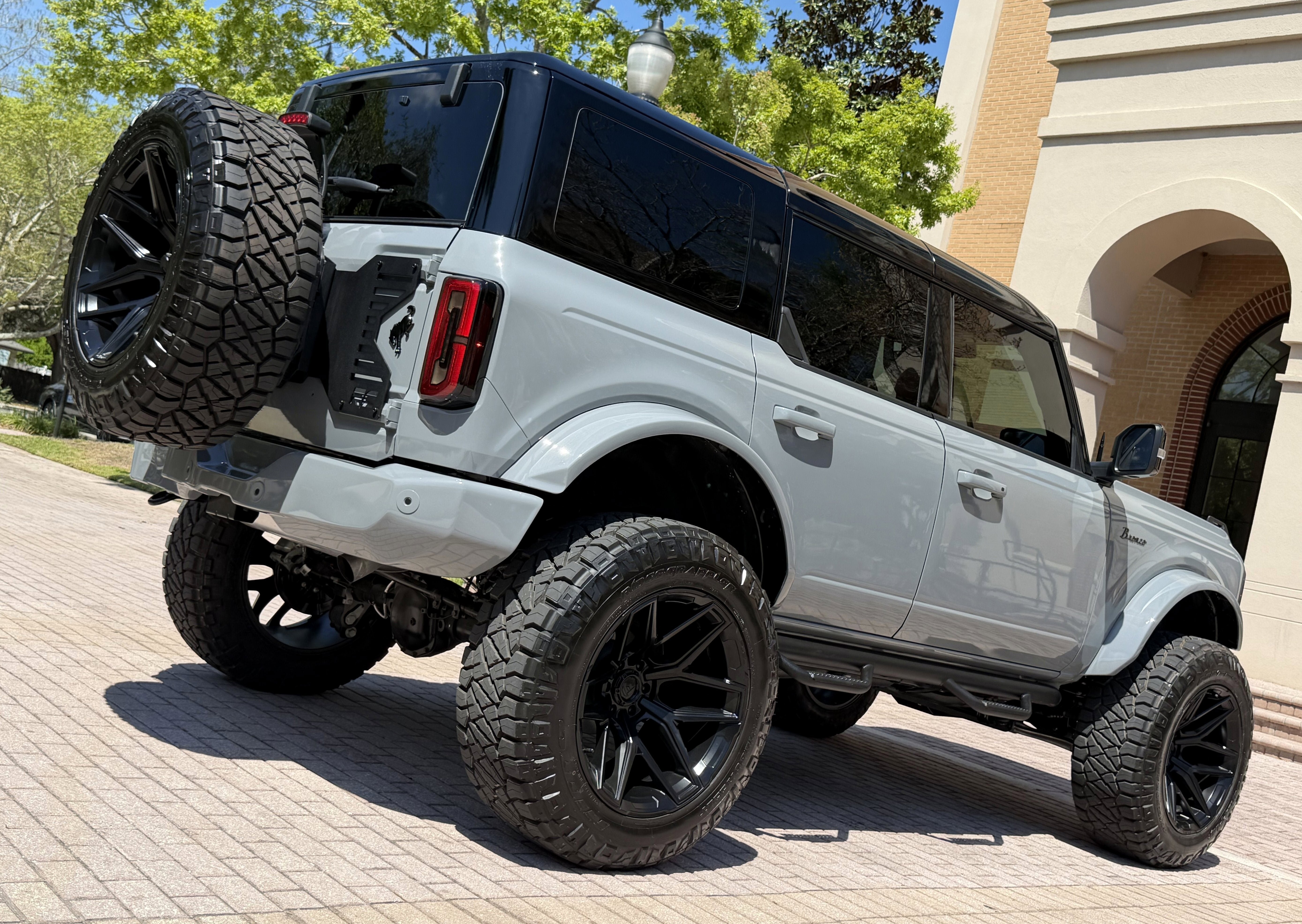 Used 2025 Ford Bronco Outer Banks AWD/4WD image 10