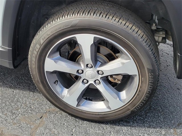 Used 2024 Jeep Grand Cherokee Limited image 10