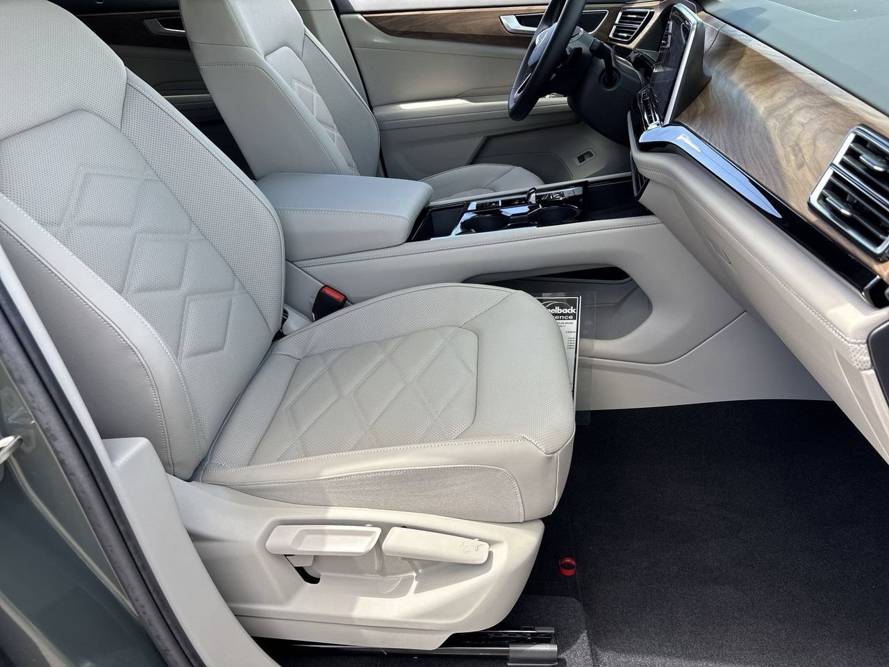 New 2026 Volkswagen Atlas SE FWD image 8
