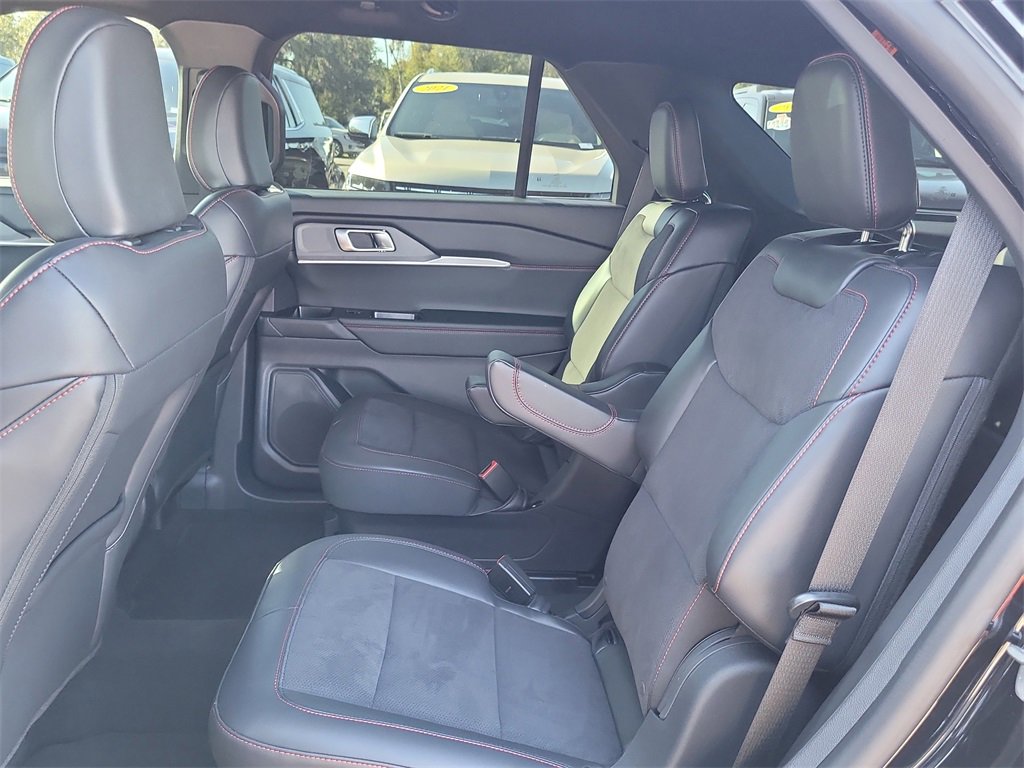 Used 2025 Ford Explorer ST image 12