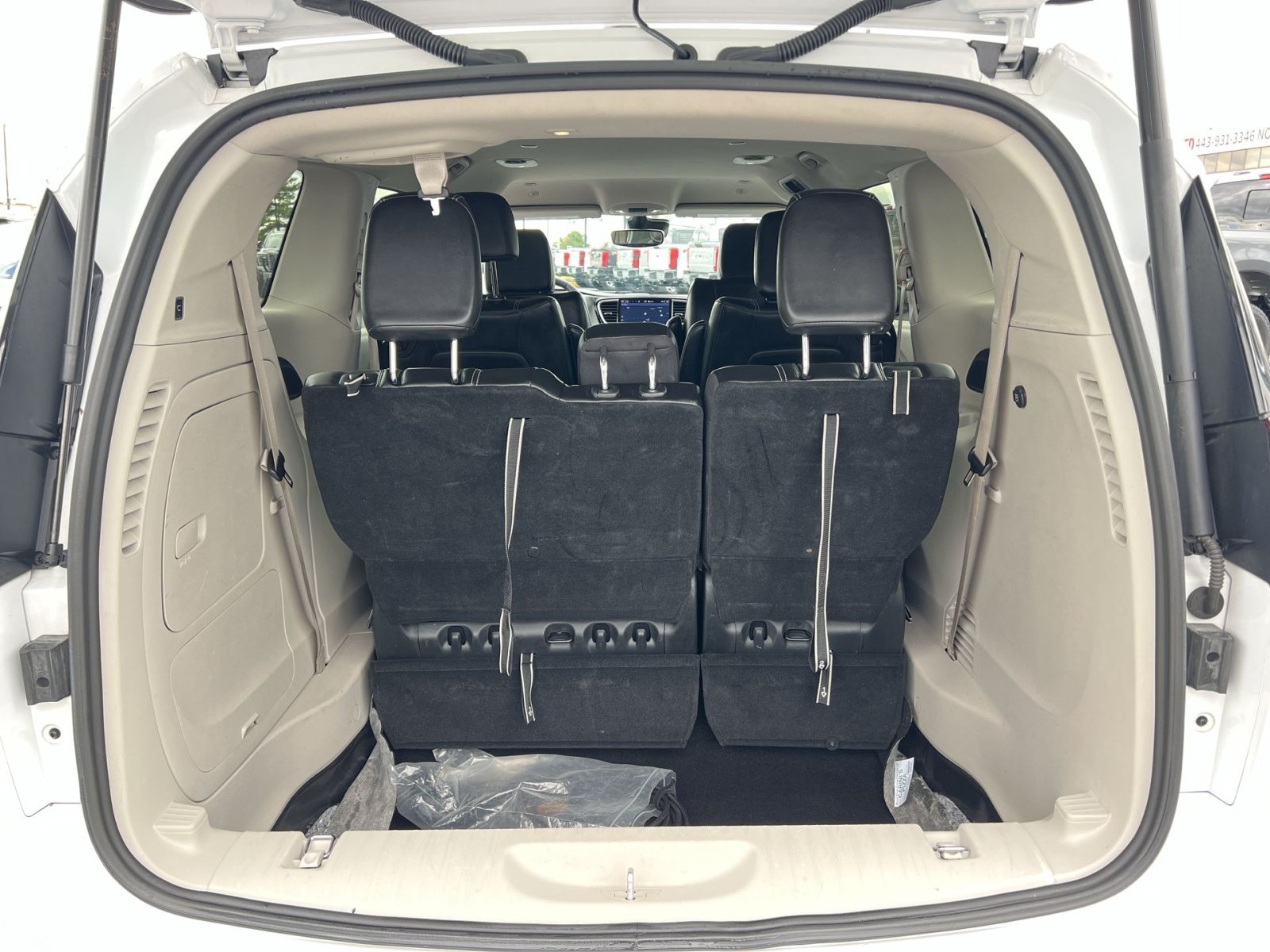 Used 2024 Chrysler Pacifica Limited FWD image 26