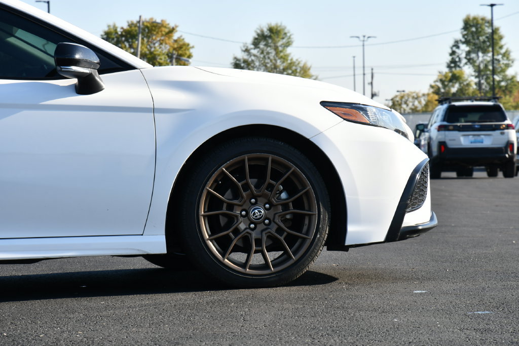 Used 2023 Toyota Camry SE FWD image 9