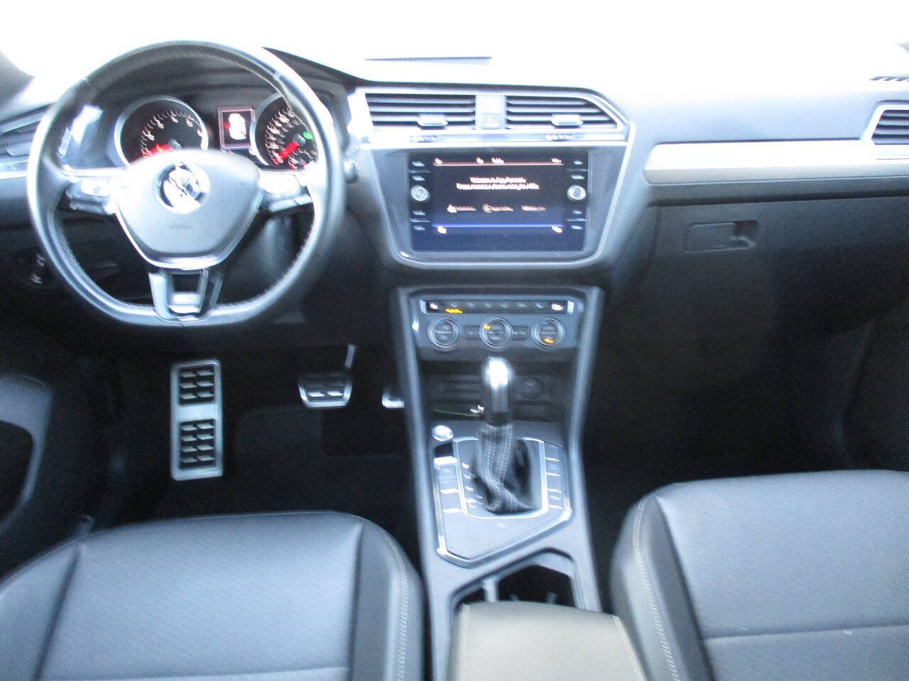 Used 2021 Volkswagen Tiguan SE R-Line FWD image 78