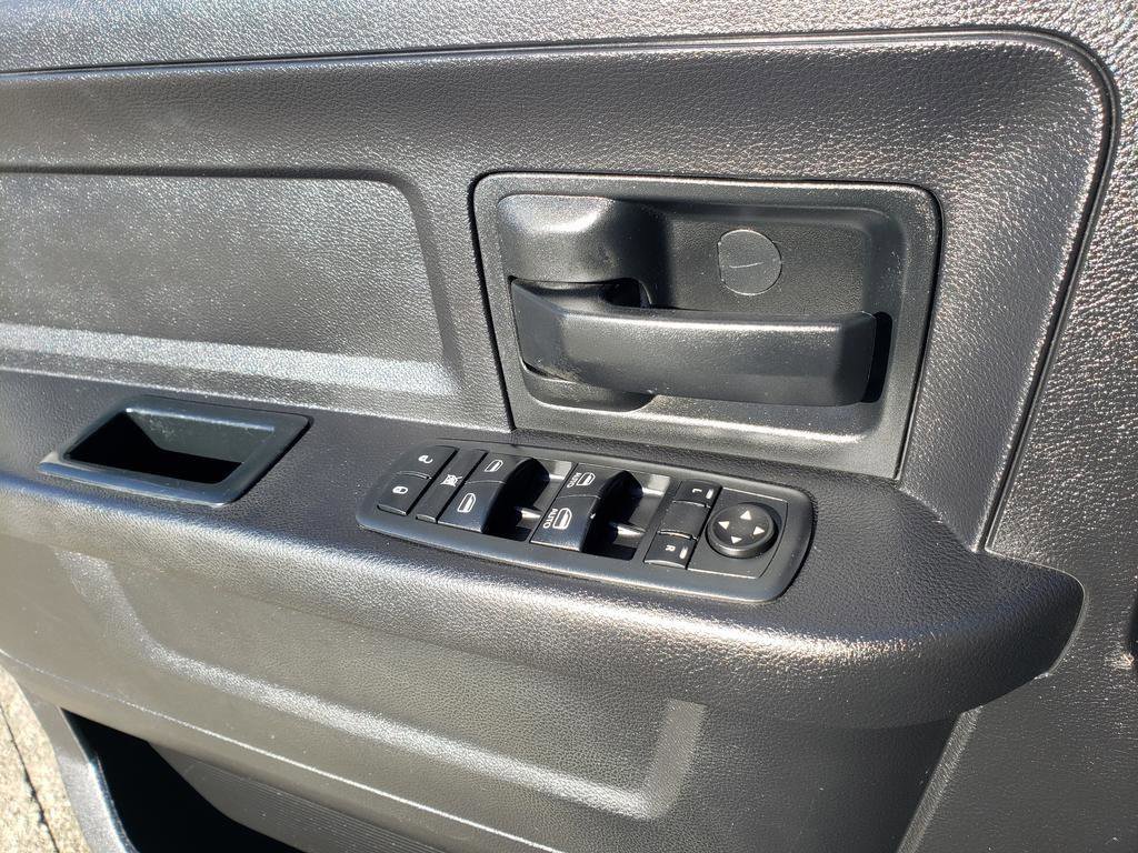 Used 2016 RAM 1500 Express image 30