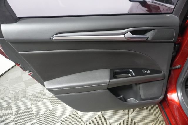 Used 2016 Ford Fusion Titanium FWD image 26