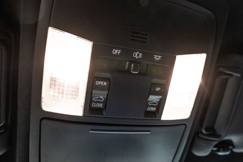 Used 2016 Toyota RAV4 SE image 29