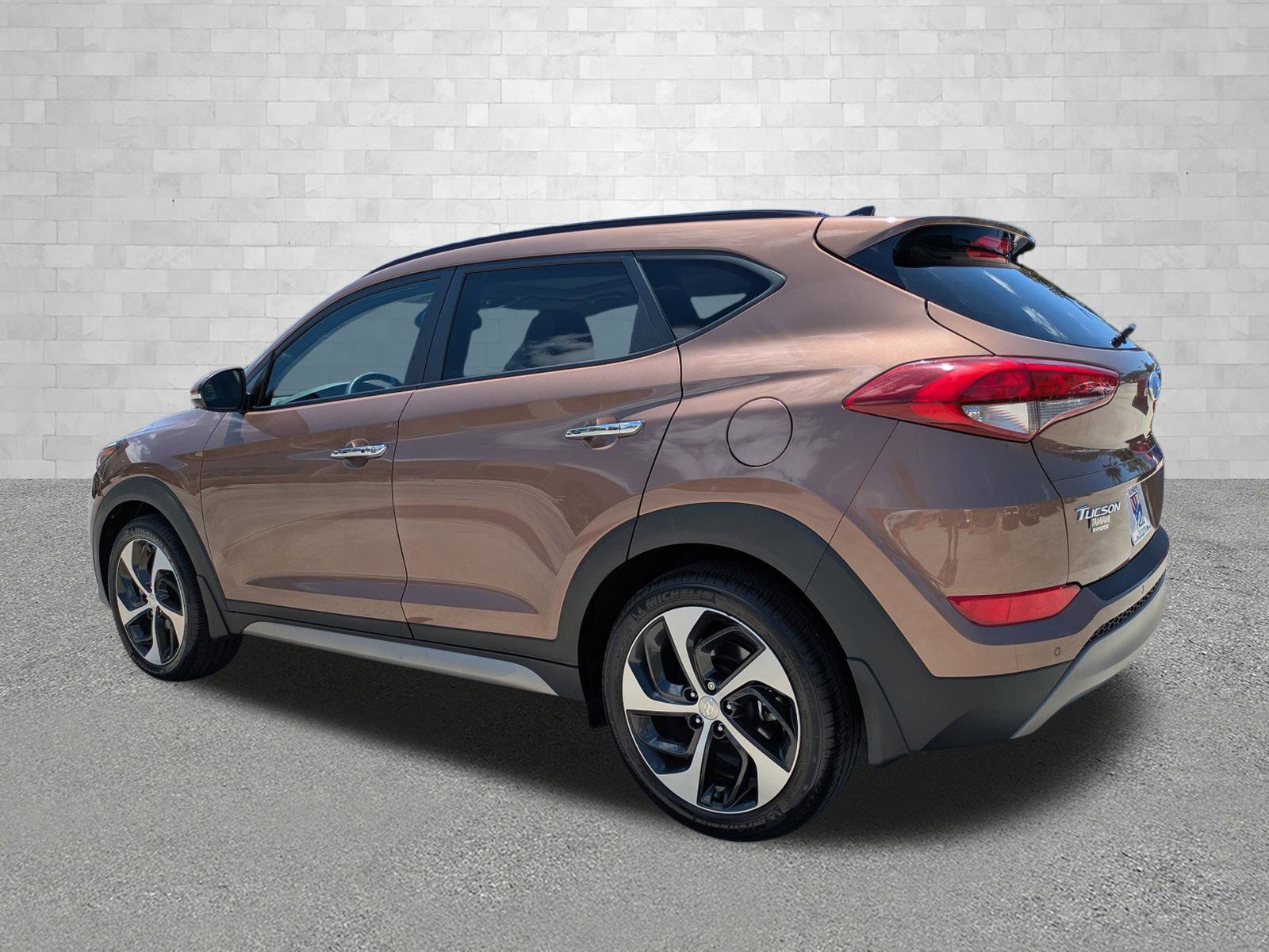Used 2017 Hyundai Tucson Limited w/ Limited Ultimate Package 03 image 4
