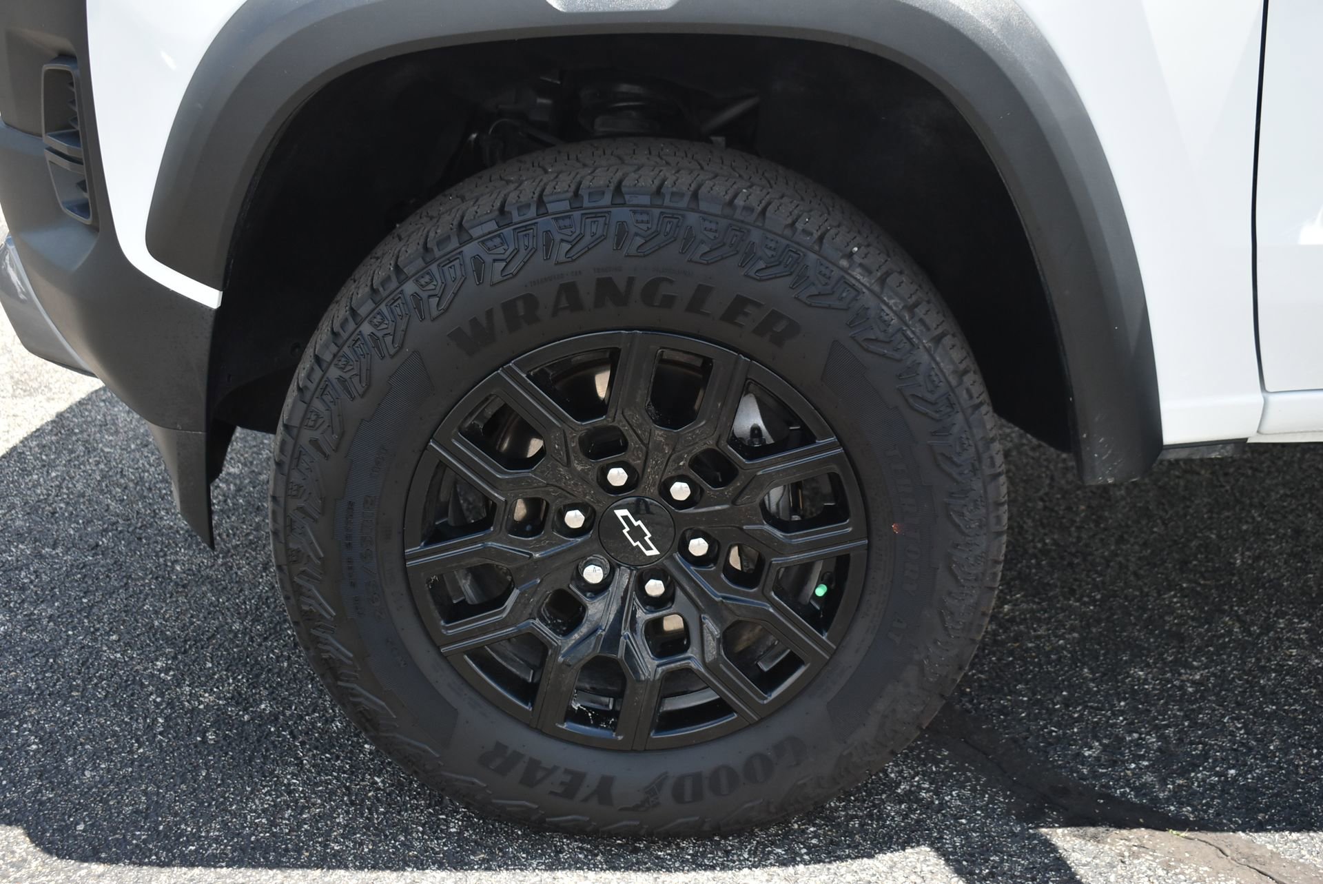 Used 2024 Chevrolet Colorado Trail Boss image 11