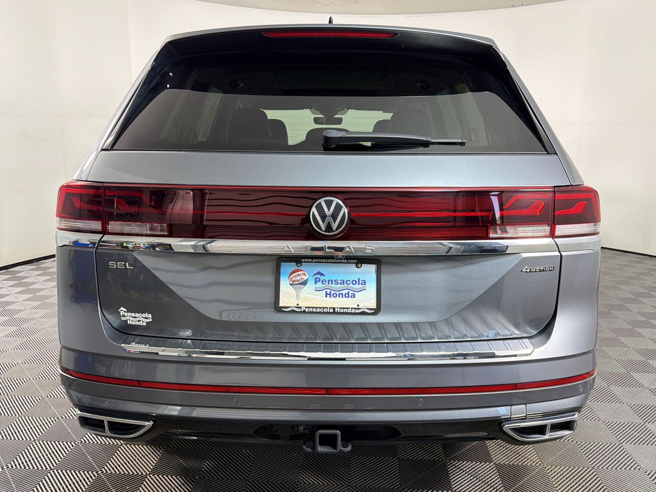 Used 2024 Volkswagen Atlas SEL Premium R-Line AWD/4WD image 7