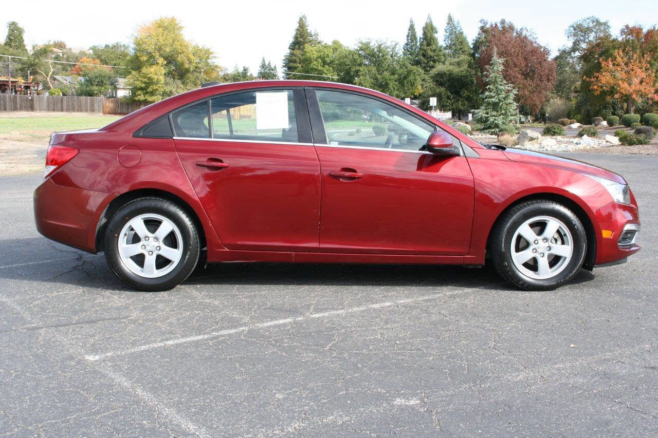 Used 2016 Chevrolet Cruze LT image 3