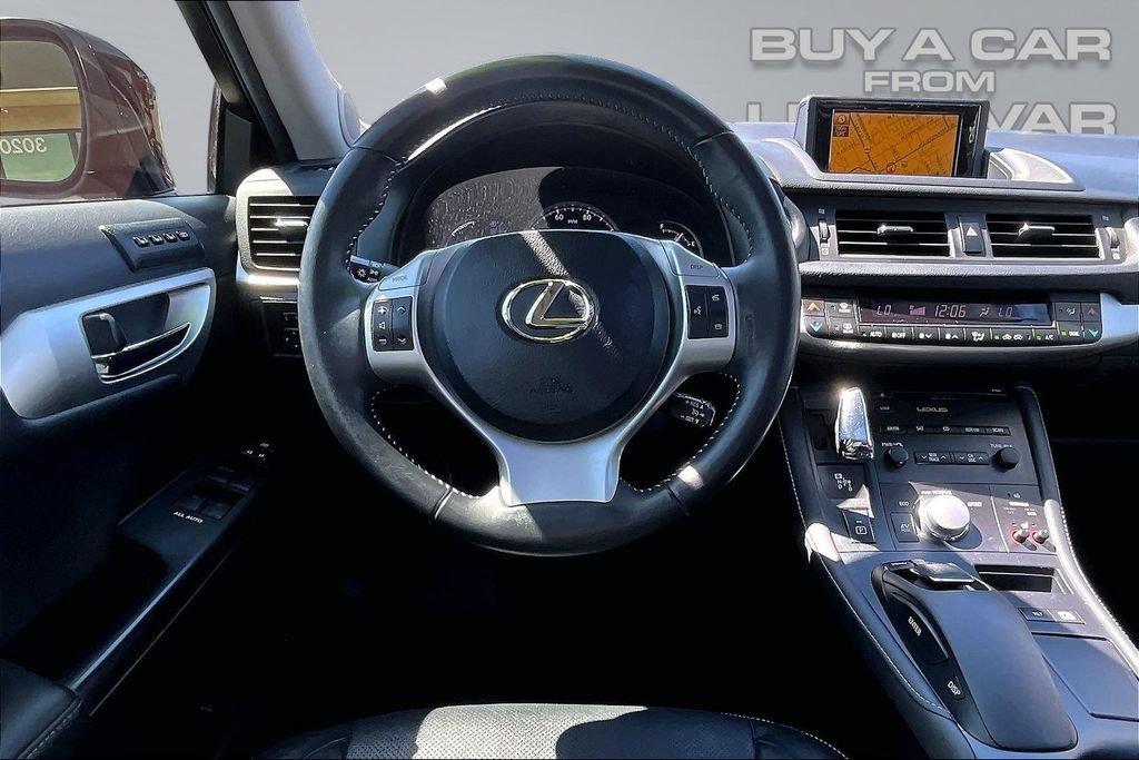 Used 2012 Lexus CT 200h Premium w/ Leather Pkg FWD image 5