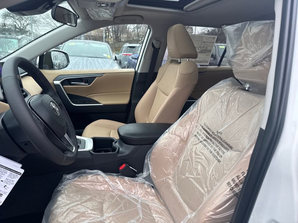 New 2025 Toyota RAV4 XLE image 18