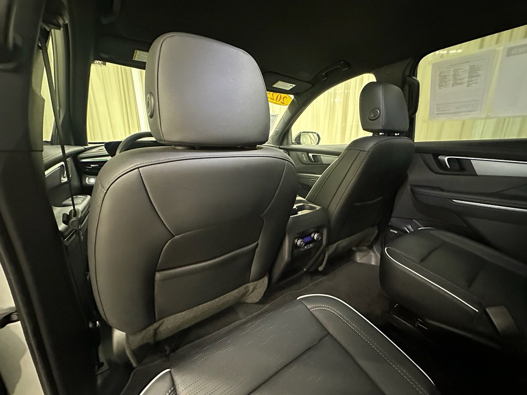 Certified 2025 Buick Enclave Sport Touring image 25