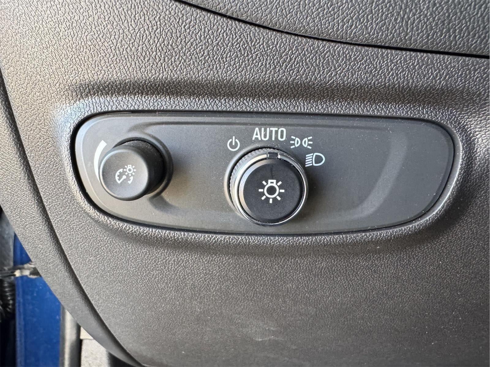 Used 2023 Chevrolet Equinox RS AWD/4WD image 13