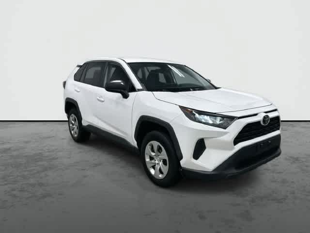 Used 2022 Toyota RAV4 LE AWD/4WD image 6