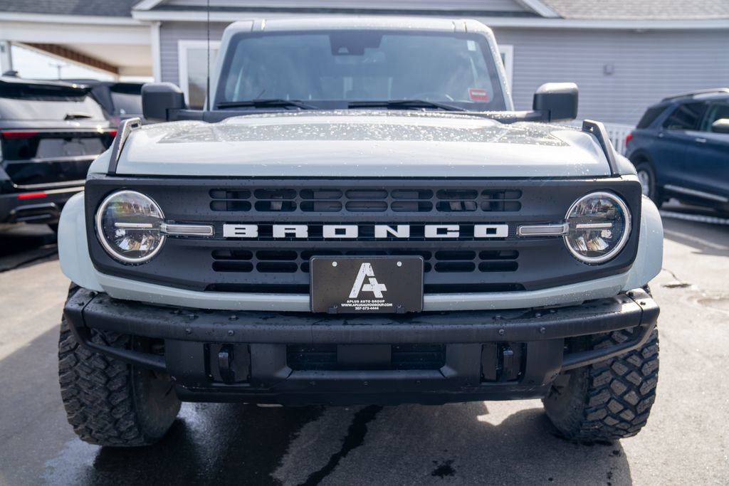 Used 2022 Ford Bronco Black Diamond image 9