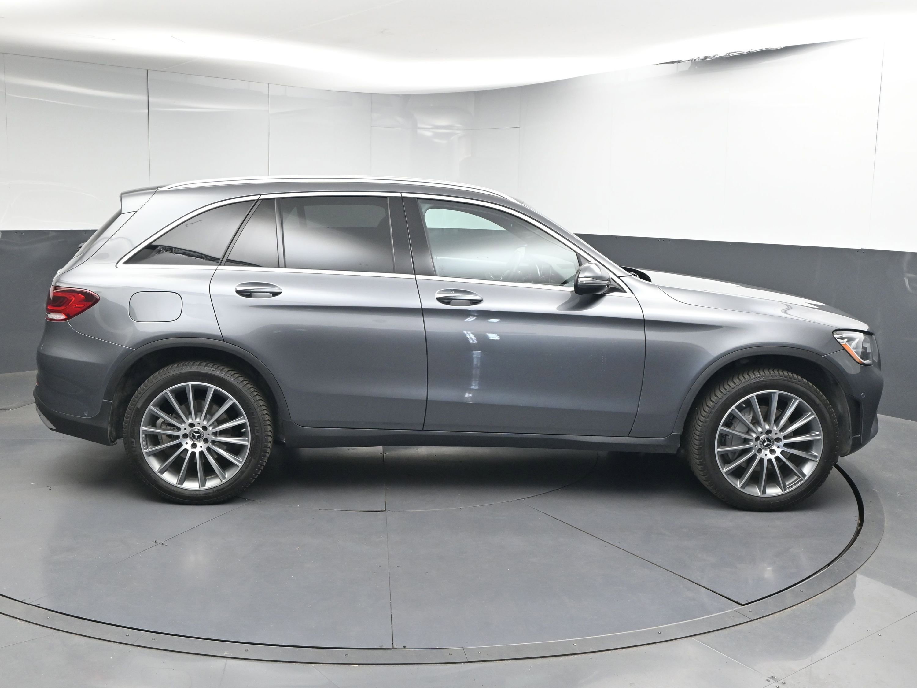 Used 2021 Mercedes-Benz GLC 300 4MATIC image 9