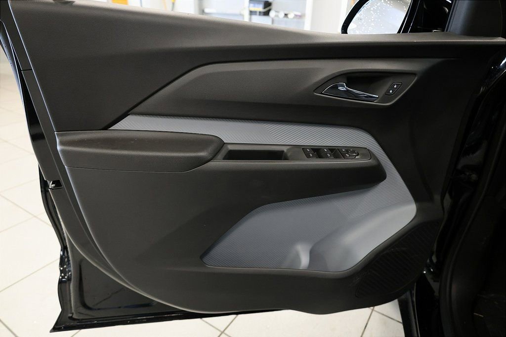 New 2027 Chevrolet Bolt LT w/ Comfort Package image 13