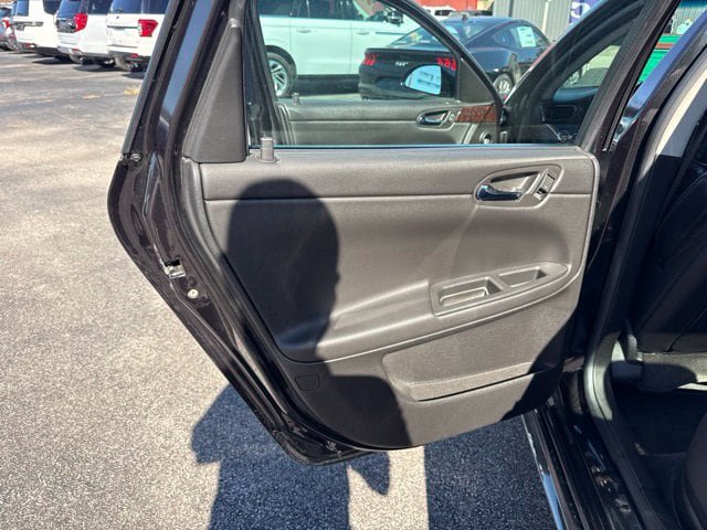 Used 2012 Chevrolet Impala LTZ FWD image 28