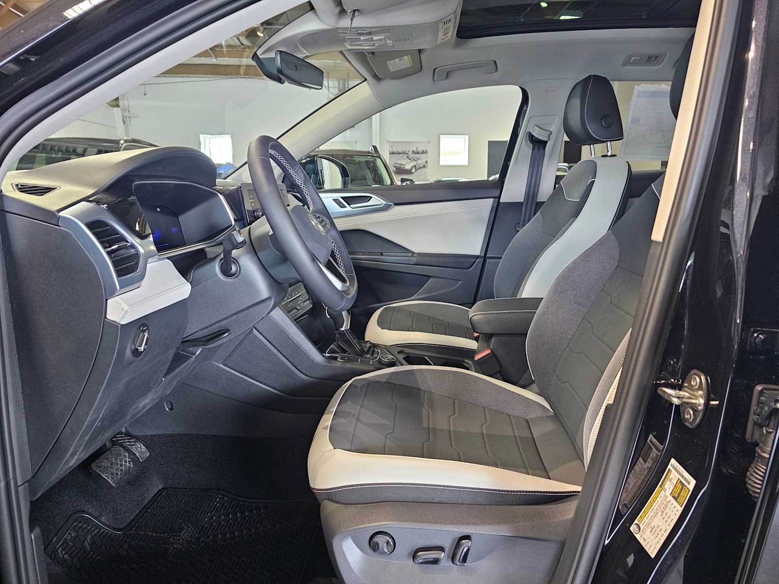 New 2026 Volkswagen Taos SE AWD/4WD image 21