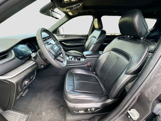 Used 2024 Jeep Grand Cherokee L Limited w/ Luxury Tech Group II image 21