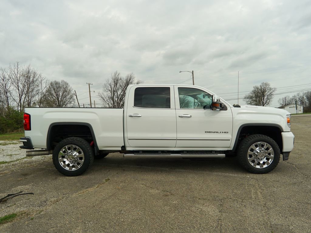 Used 2017 GMC Sierra 2500 Denali w/ Duramax Plus Package AWD/4WD image 2